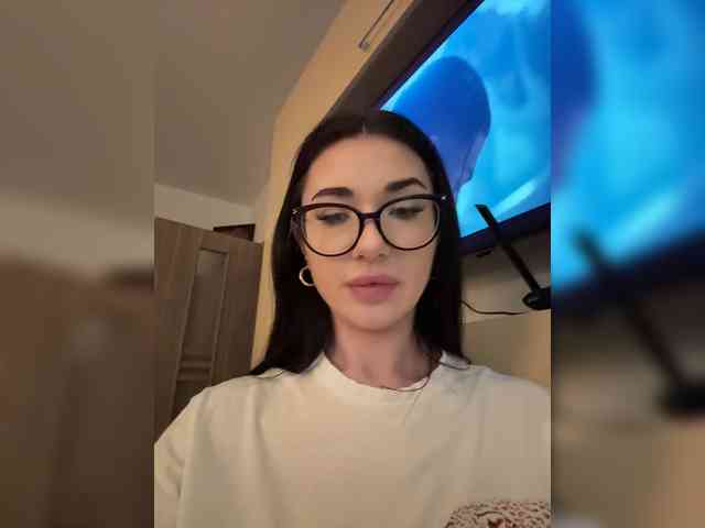 IvyNoirr webcam