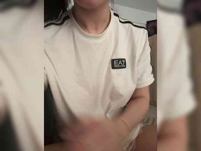 IvyNoirr webcam