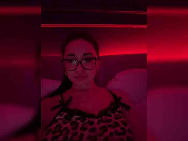 IvyNoirr webcam