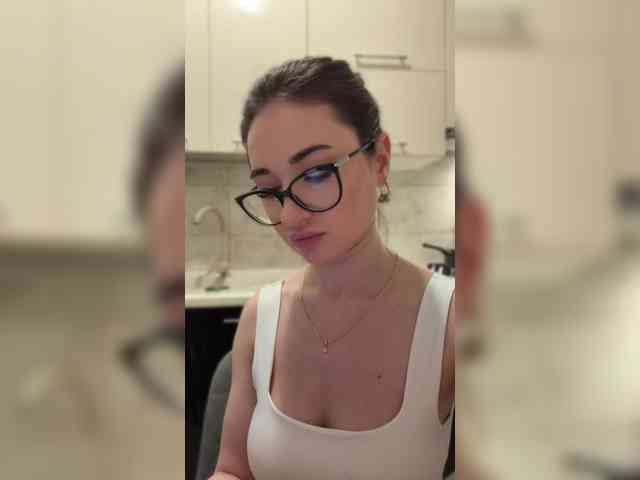 IvyNoirr webcam