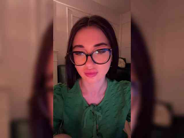 IvyNoirr webcam