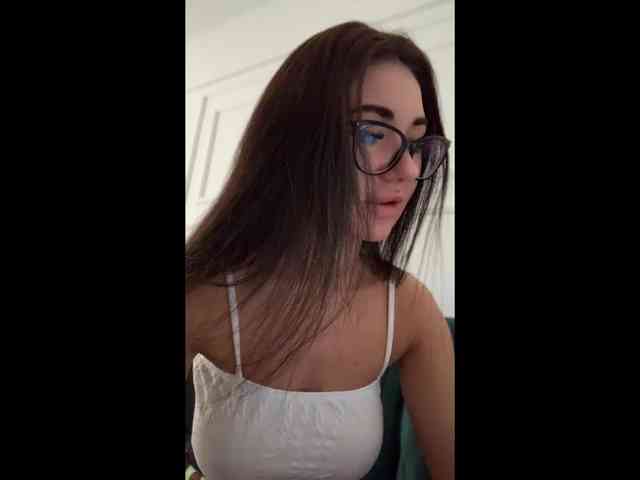 IvyNoirr webcam
