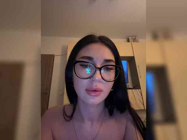 IvyNoirr webcam