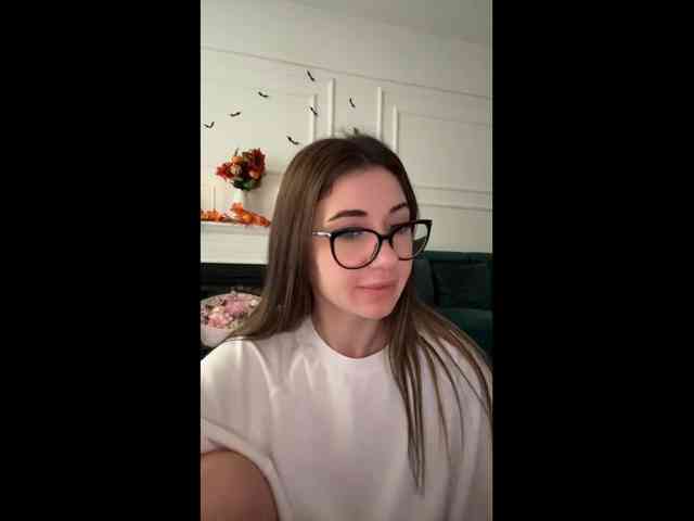 Modella: IvyyXOXO