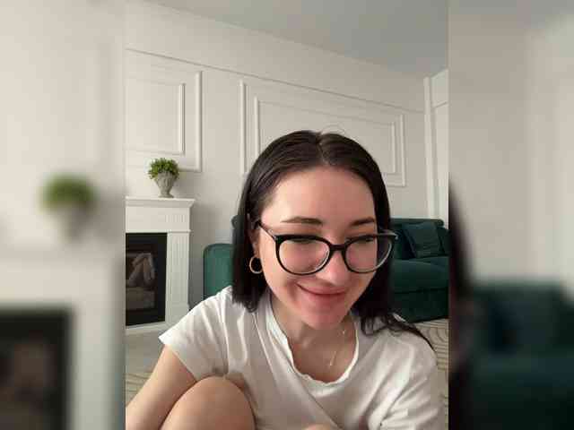 IvyNoirr webcam
