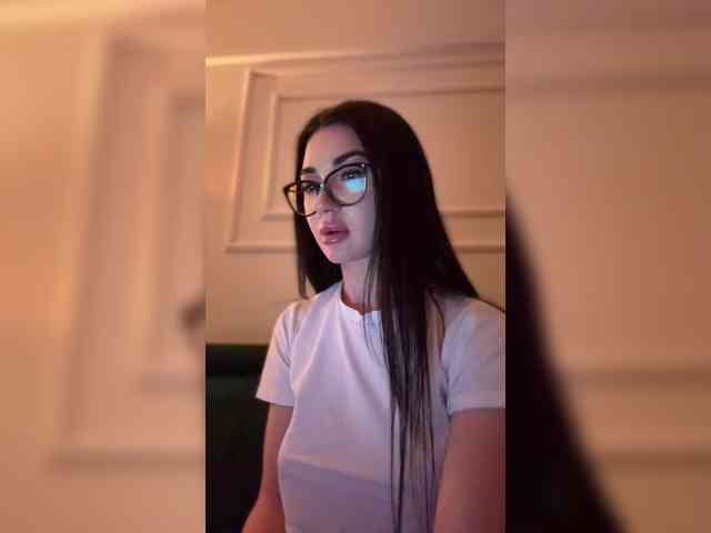 IvyNoirr webcam