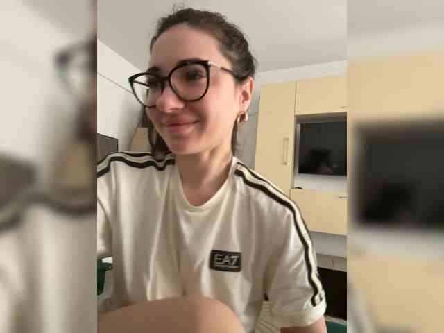 IvyNoirr webcam