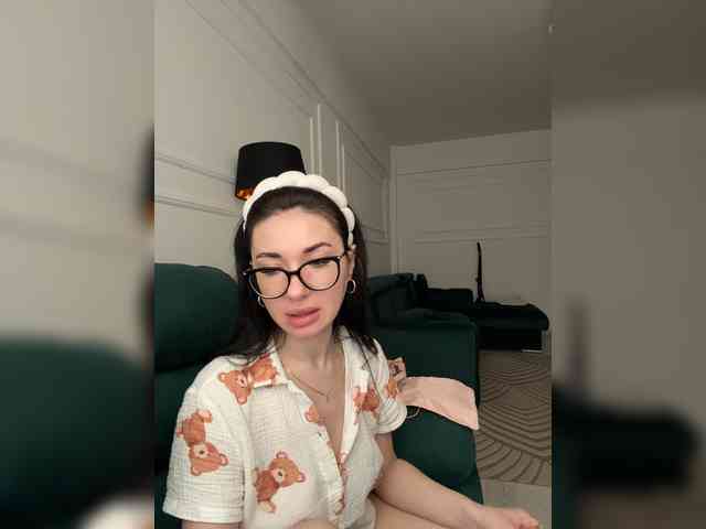 IvyNoirr webcam