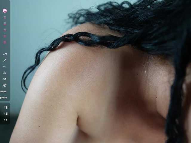 Hotlatinateacher live cam on BongaCams