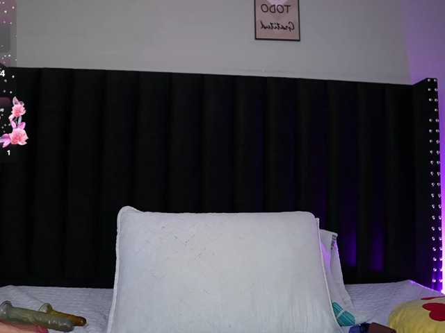 Hotlatinateacher live cam on BongaCams