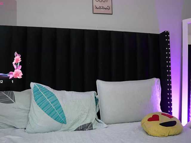 Hotlatinateacher live cam on BongaCams