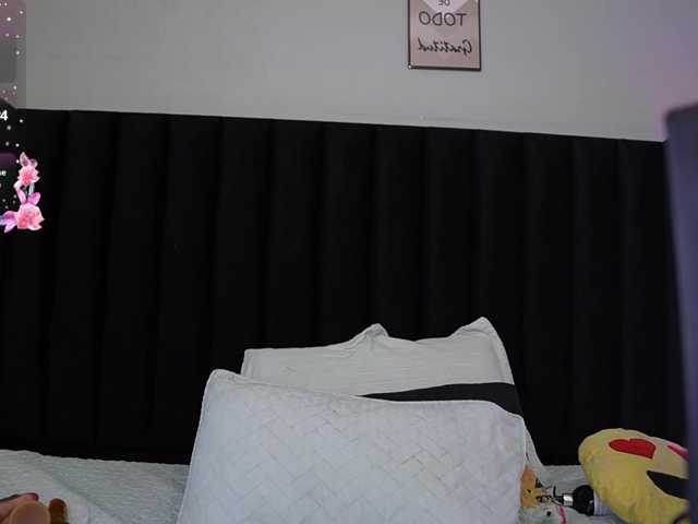 Hotlatinateacher live cam on BongaCams