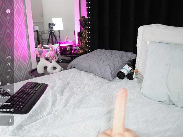 Hotlatinateacher live cam on BongaCams