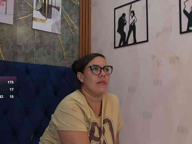 Hotlatinateacher webcam