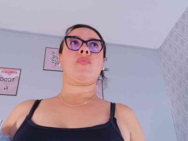 Hotlatinateacher webcam