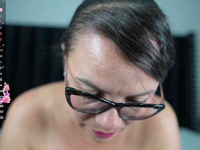 Hotlatinateacher webcam