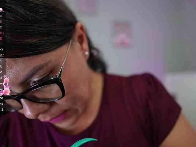 Hotlatinateacher webcam
