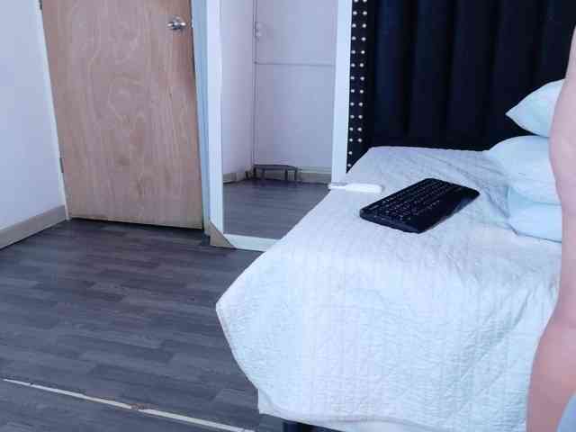 Hotlatinateacher webcam