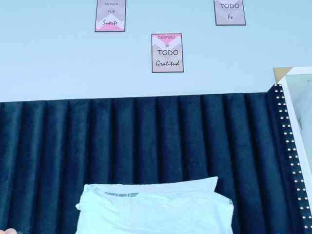 Hotlatinateacher webcam