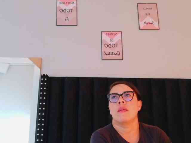 Hotlatinateacher webcam