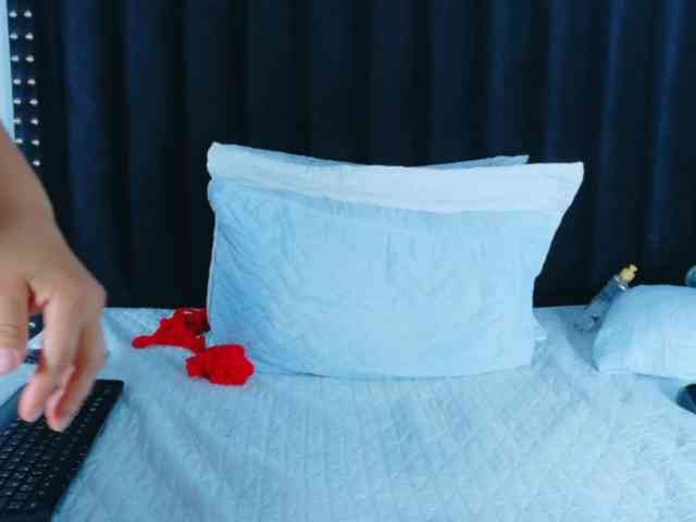 Hotlatinateacher webcam