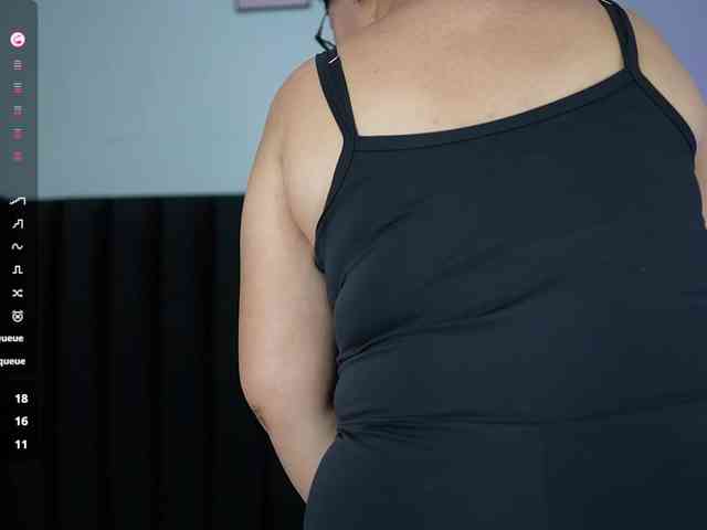 Hotlatinateacher webcam