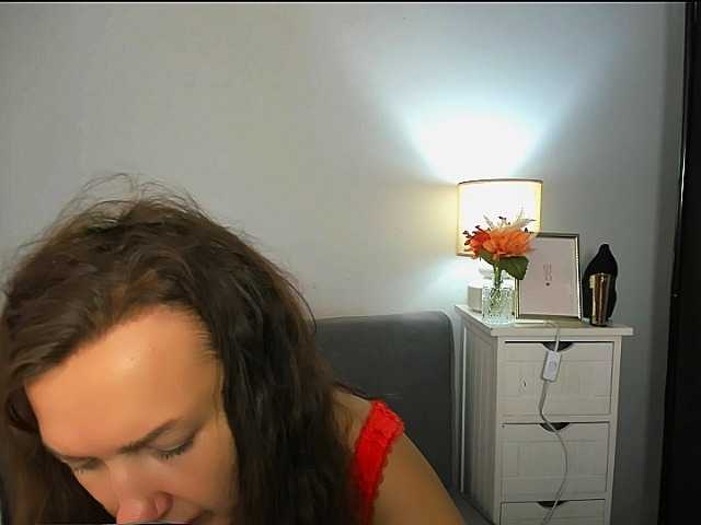 WildOlivia live cam preview