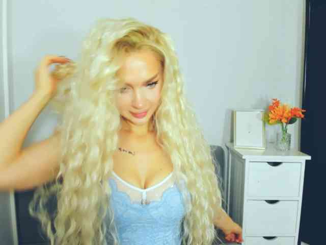 Model: WildOlivia