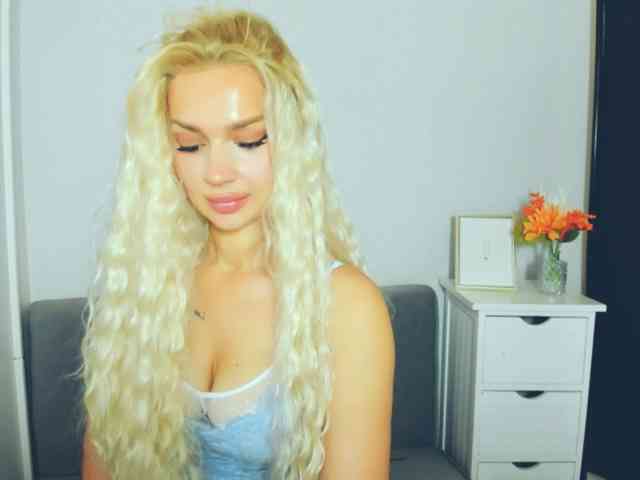 Model: WildOlivia
