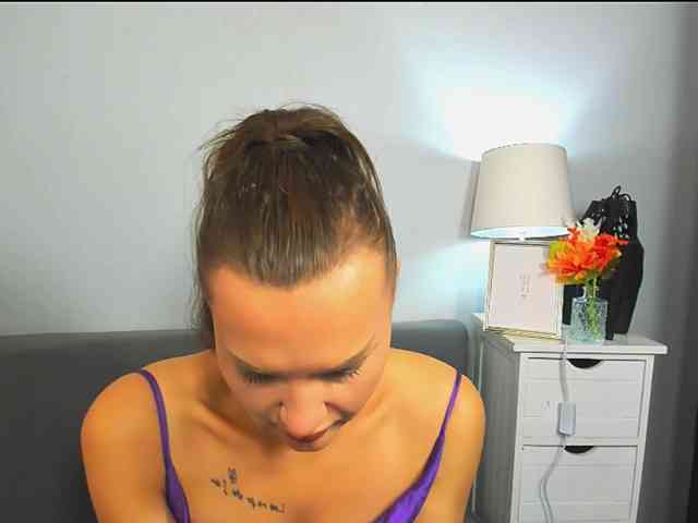 WildOlivia Live Webcam on BongaCams