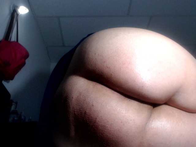 CameliaLong live cam on BongaCams