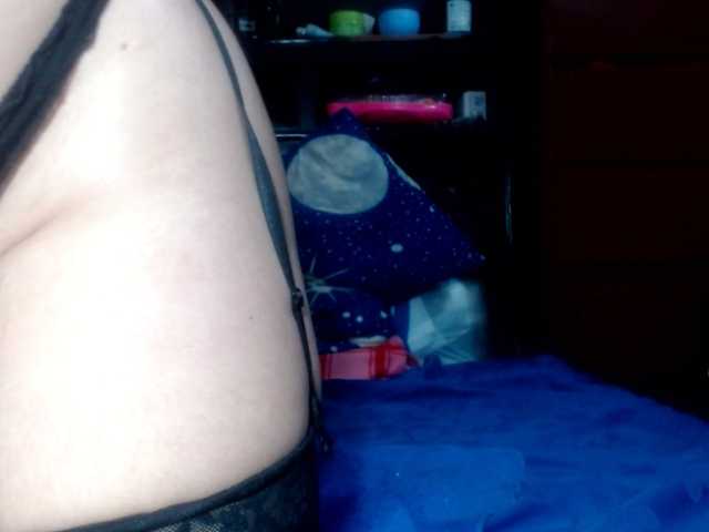 CameliaLong live cam on BongaCams