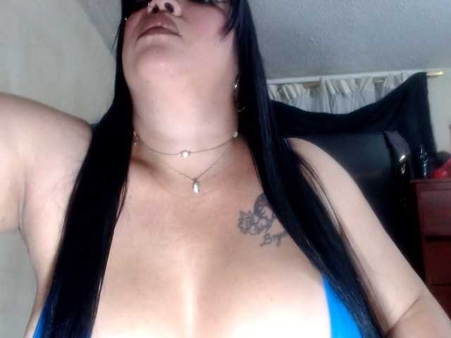 CameliaLong live cam on BongaCams