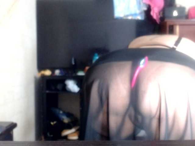 CameliaLong live cam on BongaCams
