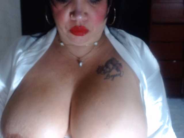 CameliaLong live cam on BongaCams