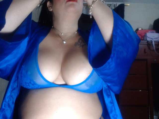 CameliaLong live cam on BongaCams