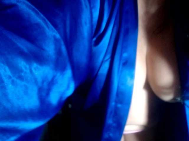 CameliaLong live cam on BongaCams