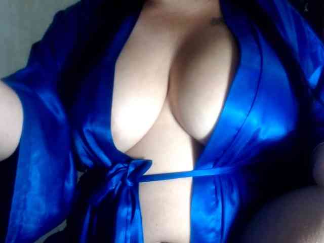 CameliaLong webcam