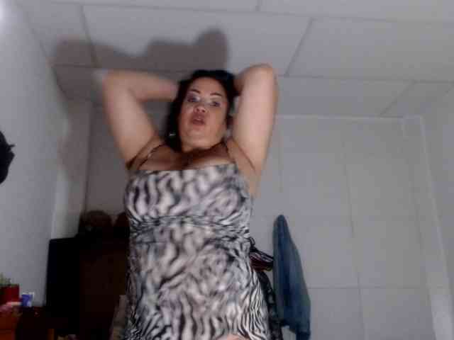 CameliaLong webcam