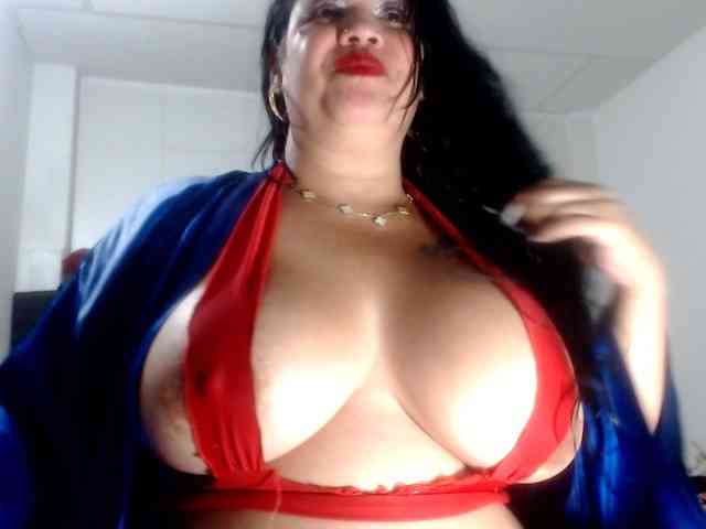 CameliaLong webcam