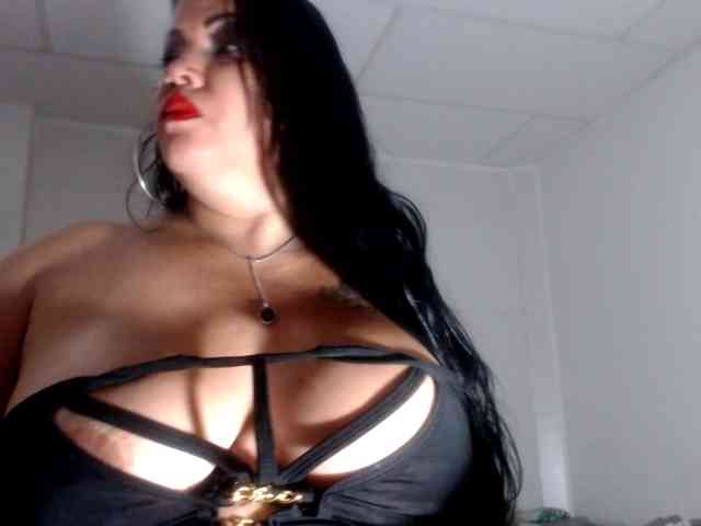 CameliaLong webcam