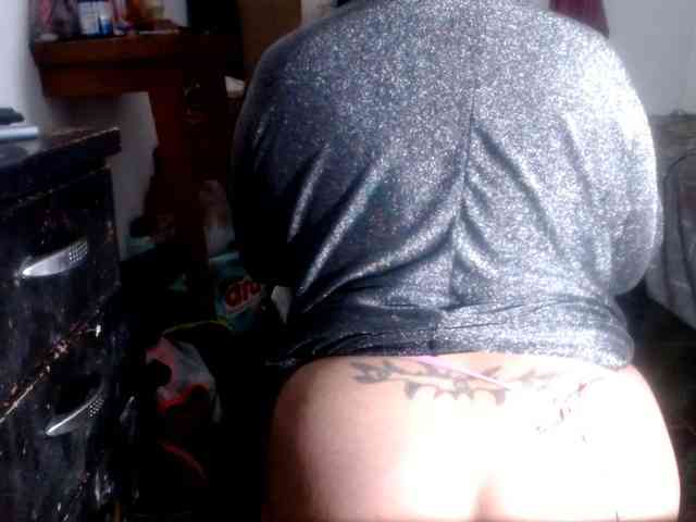 CameliaLong Live Webcam on BongaCams