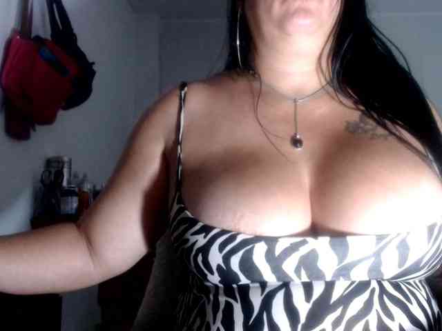 CameliaLong webcam