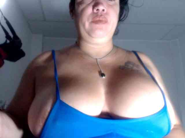 CameliaLong webcam