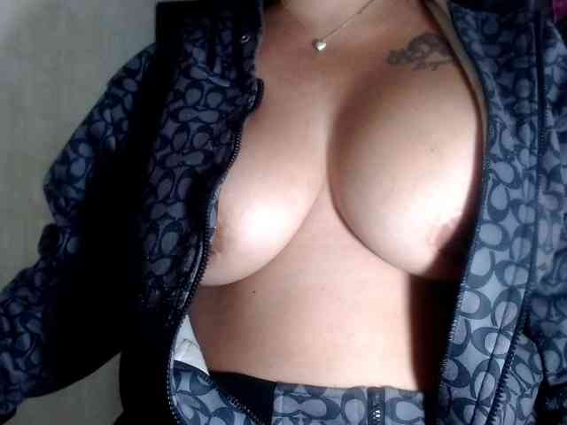 CameliaLong webcam