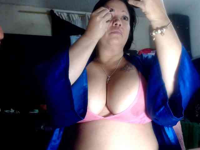 CameliaLong webcam