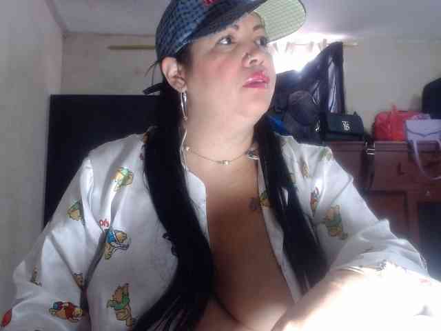 CameliaLong webcam