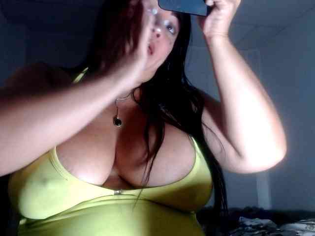 CameliaLong webcam