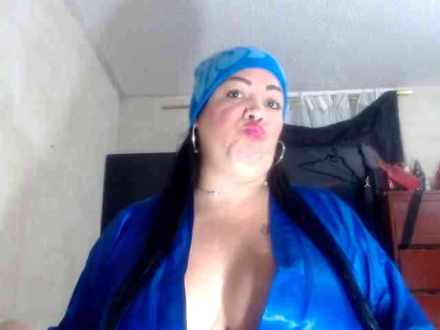 CameliaLong webcam