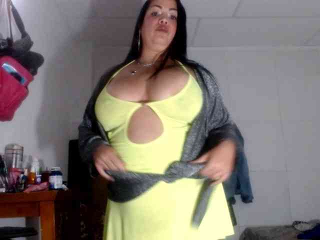 CameliaLong webcam